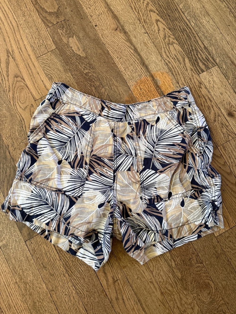 C& C California Tropical Leaf Print Linen Shorts in Navy, Tan & Cream Sz L